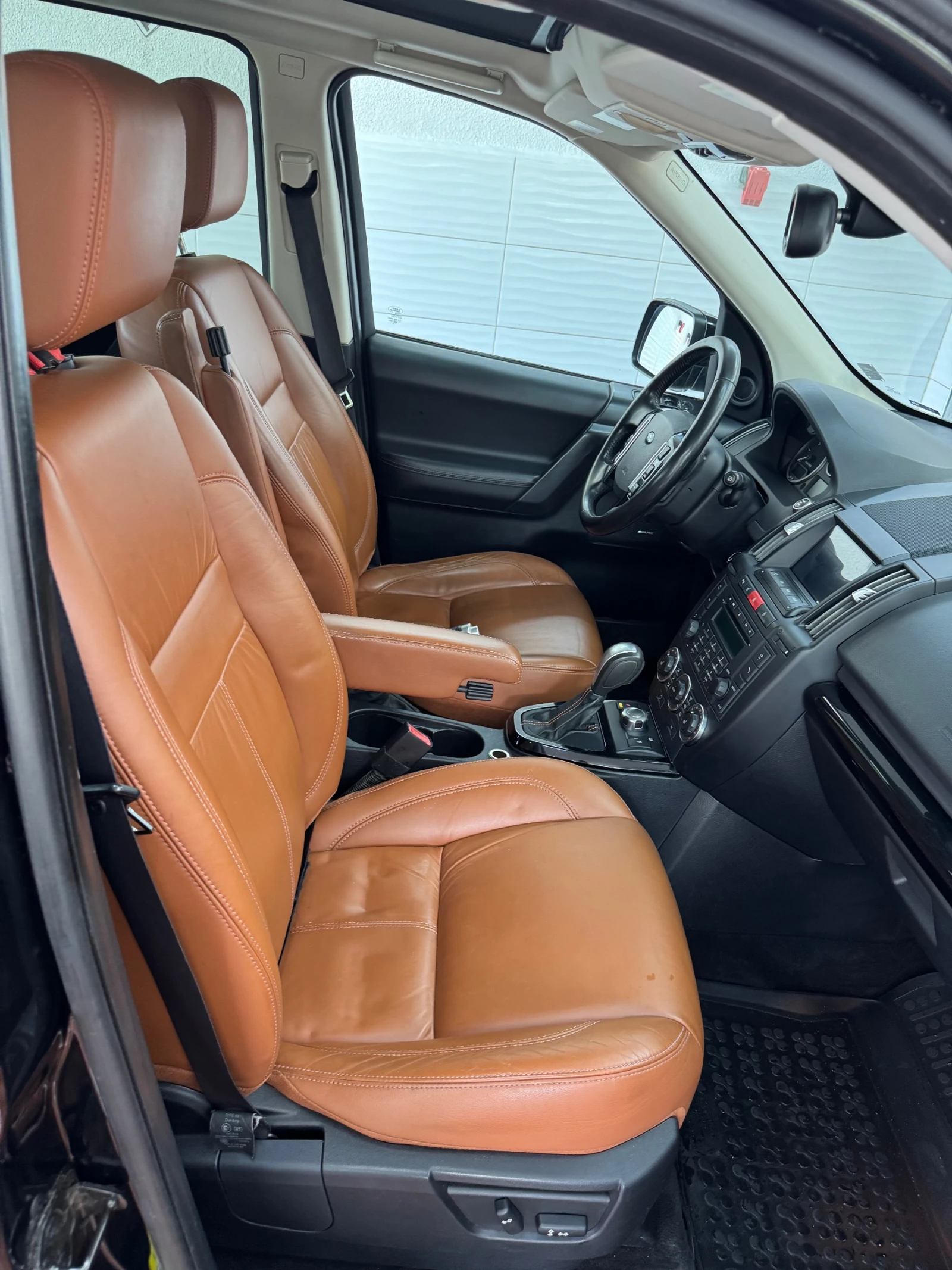 Land Rover Freelander SD4, снимка 8 - Автомобили и джипове - 55742335