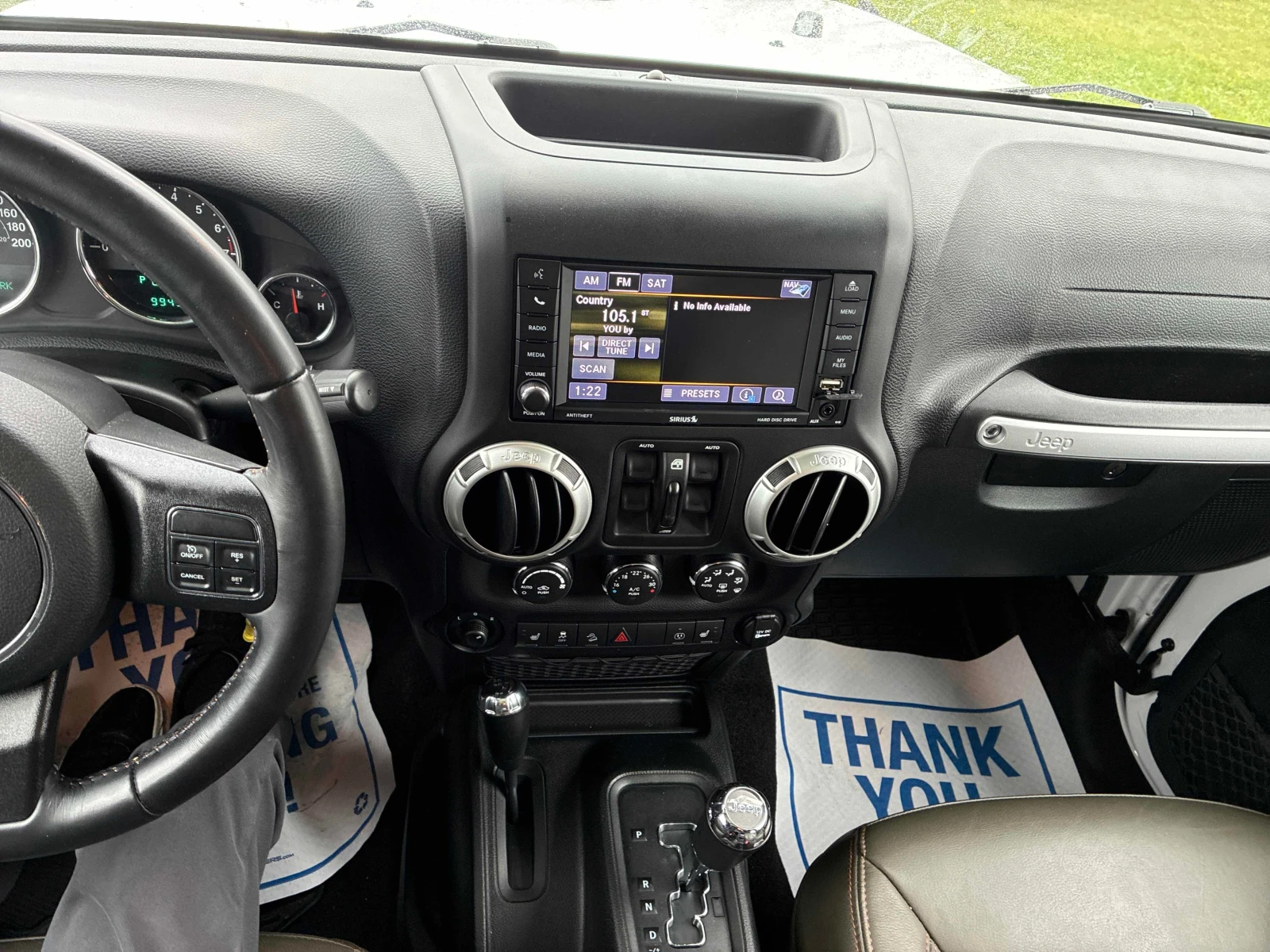Jeep Wrangler Sahara* CARFAX* ПОДГРЕВ* НАВИ* АВТОКРЕДИТ* , снимка 9 - Автомобили и джипове - 56154591