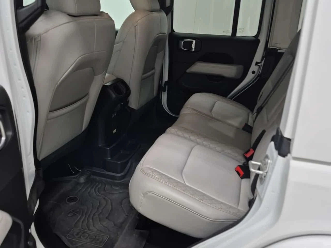 Jeep Wrangler 4 Door 4x4 High Altitude * CARFAX *  | Mobile.bg � ����������� 12
