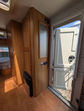 Каравана HYMER / ERIBA Nova 555, снимка 9