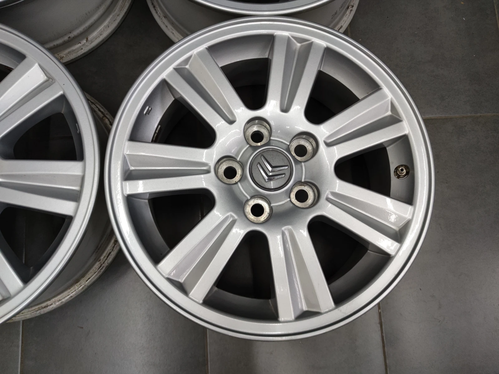   Citroen C-Crosser | Mobile.bg   8