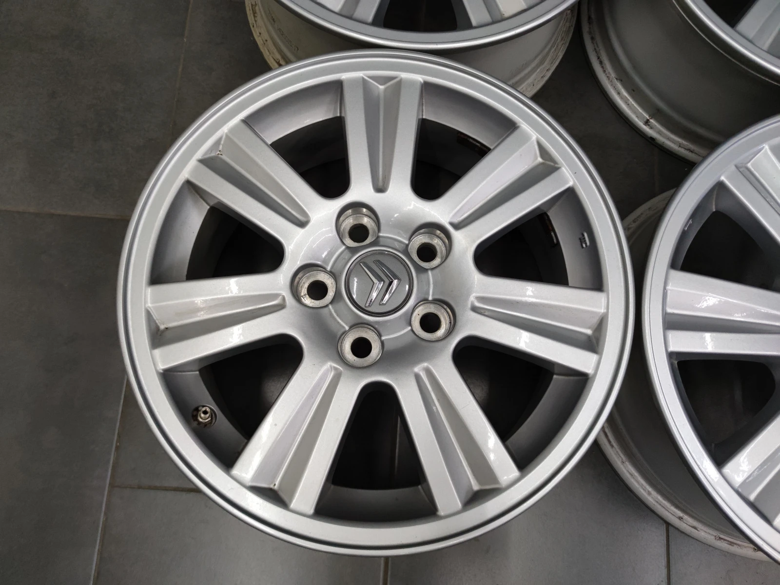   Citroen C-Crosser | Mobile.bg   7