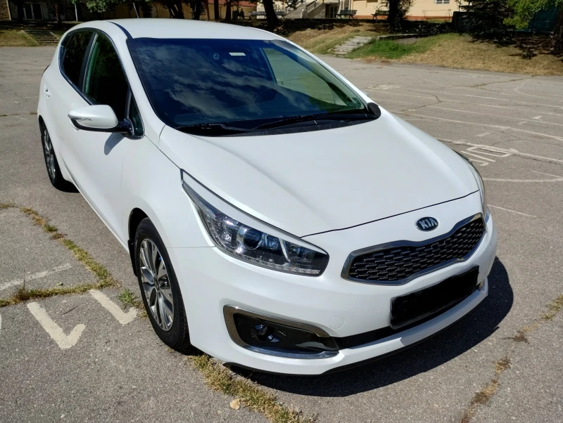 Kia Ceed, снимка 2 - Автомобили и джипове - 46888515