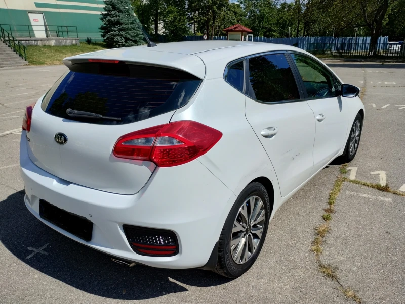 Kia Ceed, снимка 4 - Автомобили и джипове - 46888515