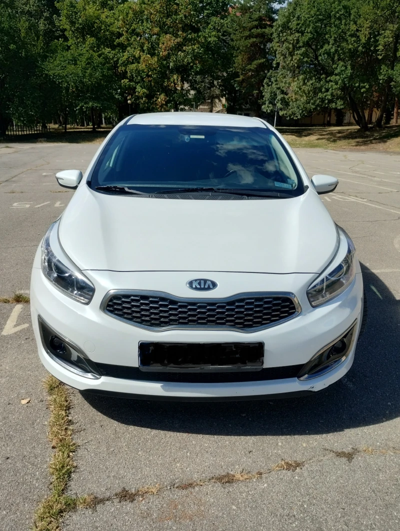 Kia Ceed, снимка 1 - Автомобили и джипове - 46888515