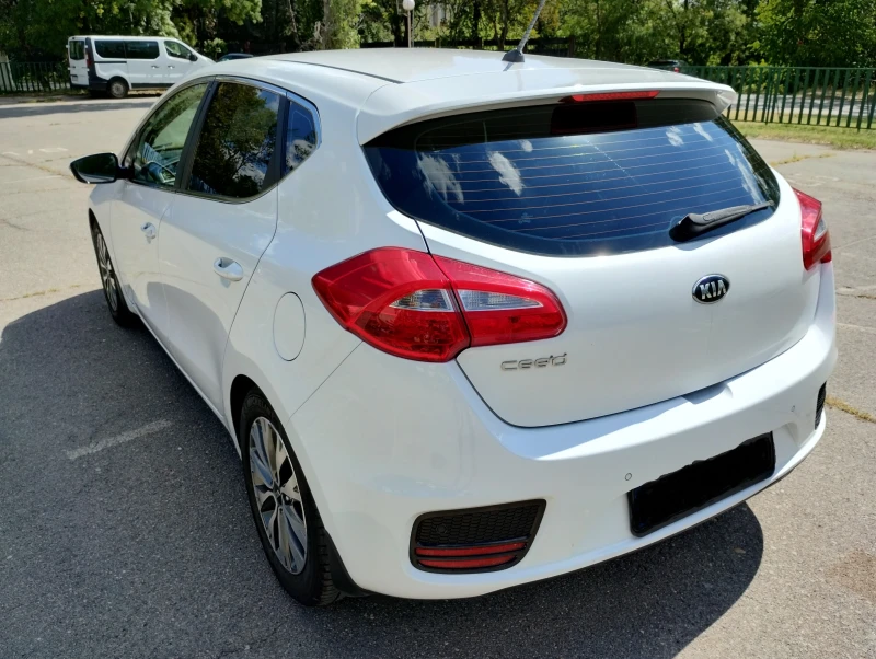 Kia Ceed, снимка 5 - Автомобили и джипове - 46888515