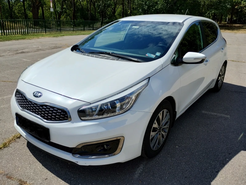 Kia Ceed, снимка 3 - Автомобили и джипове - 46888515