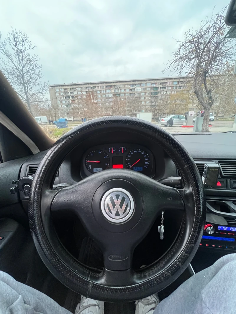 VW Golf, снимка 7 - Автомобили и джипове - 48228005