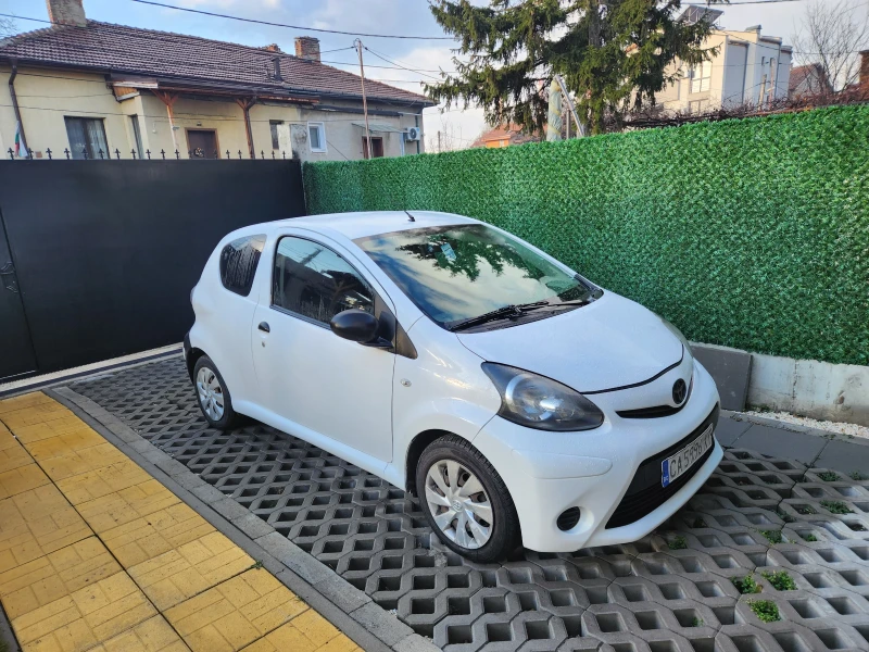 Toyota Aygo 2014г 1.0l, снимка 1 - Автомобили и джипове - 48668808