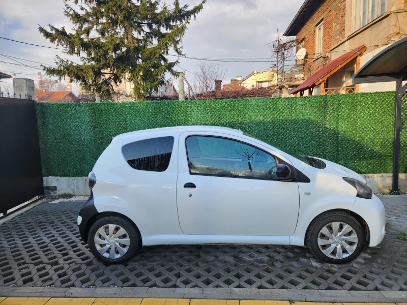 Toyota Aygo 2014г 1.0l, снимка 3 - Автомобили и джипове - 48668808