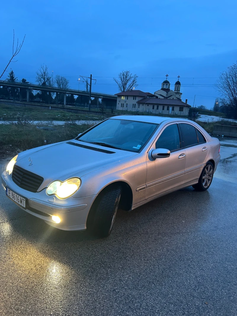 Mercedes-Benz C 240 2.6 V6, снимка 2 - Автомобили и джипове - 49227217