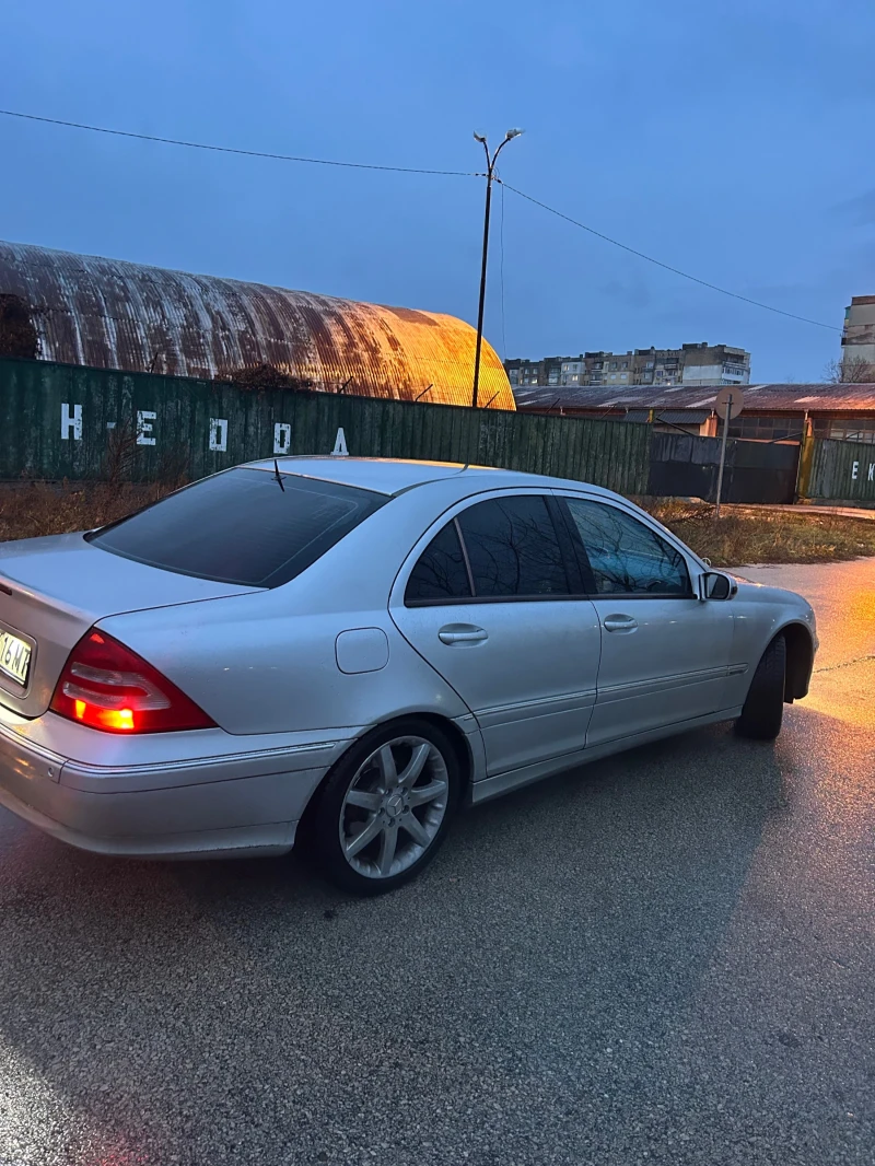 Mercedes-Benz C 240 2.6 V6, снимка 5 - Автомобили и джипове - 49227217