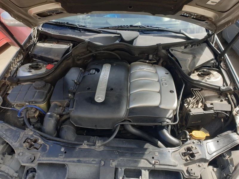 Mercedes-Benz C 220, снимка 9 - Автомобили и джипове - 51466068