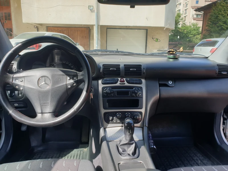 Mercedes-Benz C 220, снимка 8 - Автомобили и джипове - 51466068
