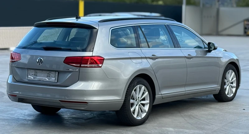VW Passat 1.6TDi 120кс * Навигация* * Автоматик* , снимка 6 - Автомобили и джипове - 52048453