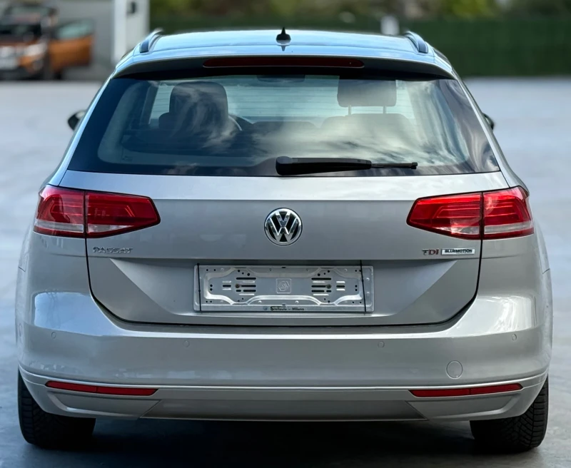 VW Passat 1.6TDi 120кс * Навигация* * Автоматик* , снимка 5 - Автомобили и джипове - 52048453