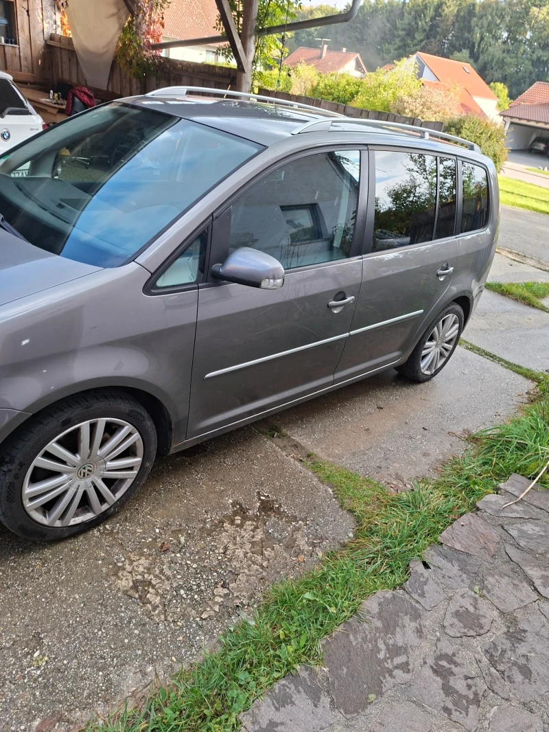 VW Touran 2.0 170, снимка 11 - Автомобили и джипове - 52554652