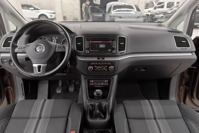 VW Sharan 2.0 TDI* Match Edition* Eл.врати, снимка 14 - Автомобили и джипове - 52633392