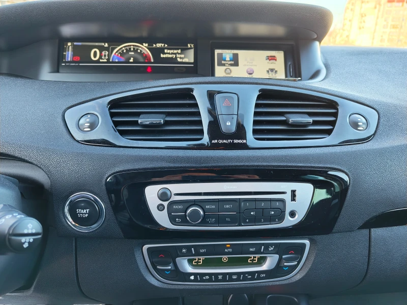 Renault Scenic BOSE 1.6 DCI, снимка 11 - Автомобили и джипове - 53309287