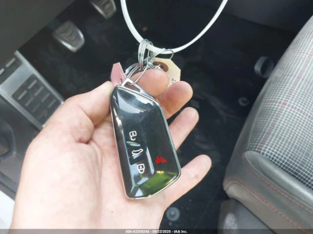 VW Golf GTI  | Mobile.bg — изображение 11