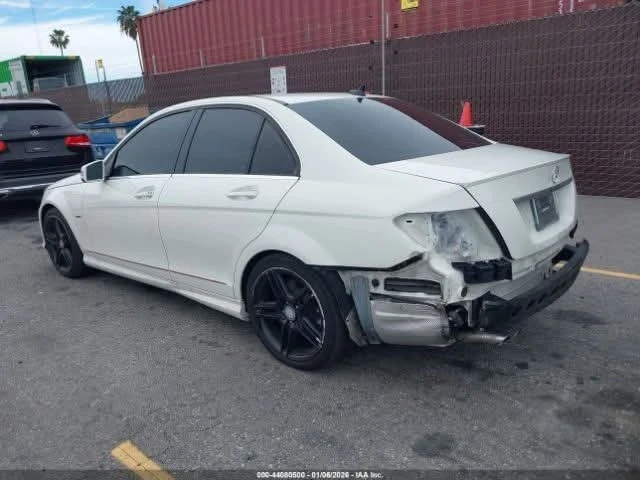 Mercedes-Benz C 250 SPORT, снимка 3 - Автомобили и джипове - 53108536