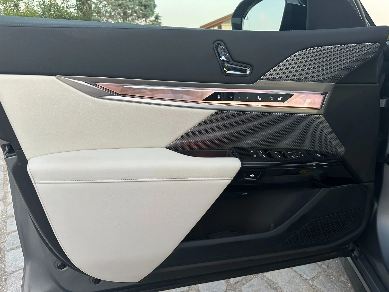 BMW 760 M760e* xDrive* AUTO DOOR* TV THEATRE* M-SPORT PRO* | Mobile.bg   16