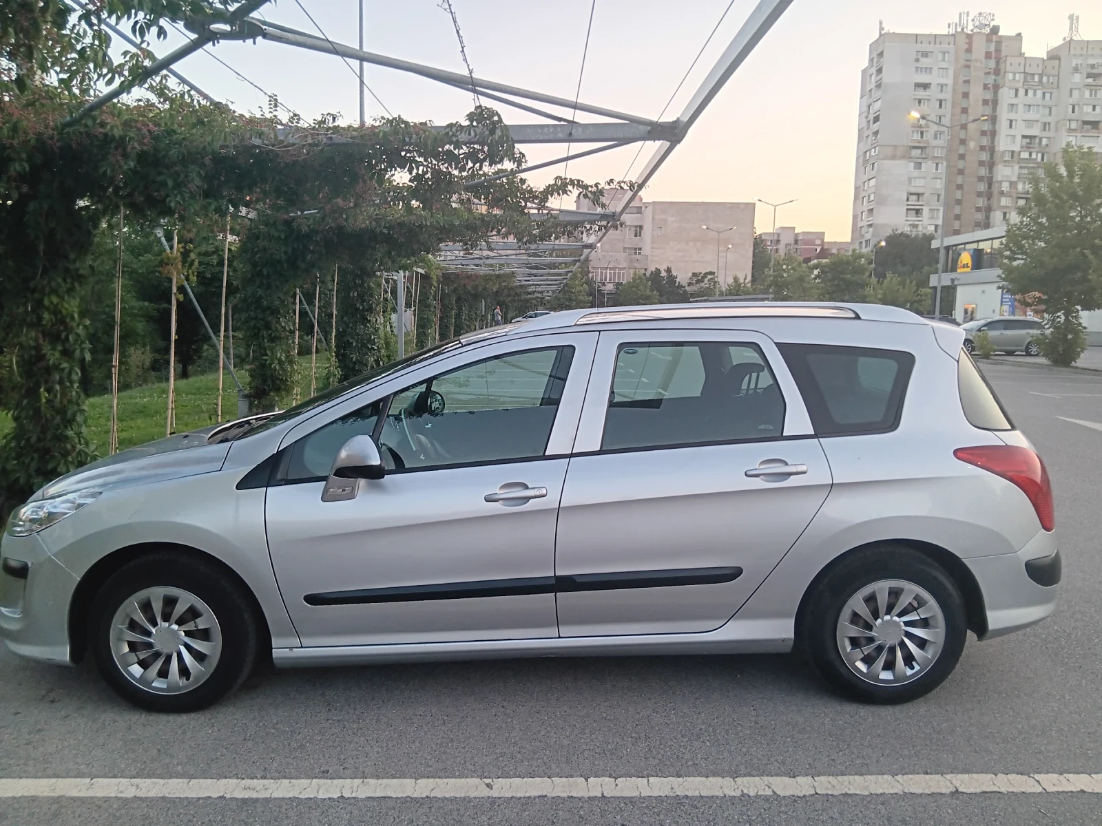 Peugeot 308 SW - изображение 3