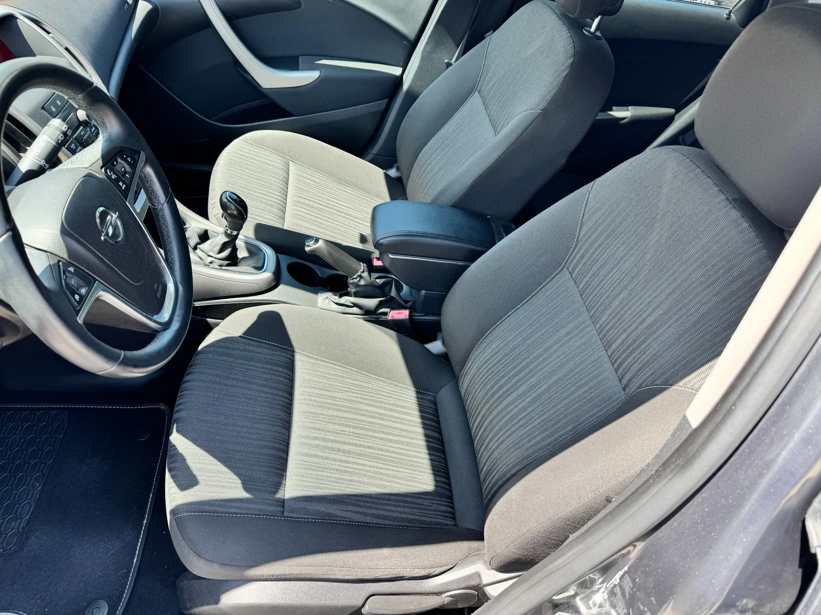 Opel Astra 1.4i 101к.с 2011г.Внос Италия  - изображение 8