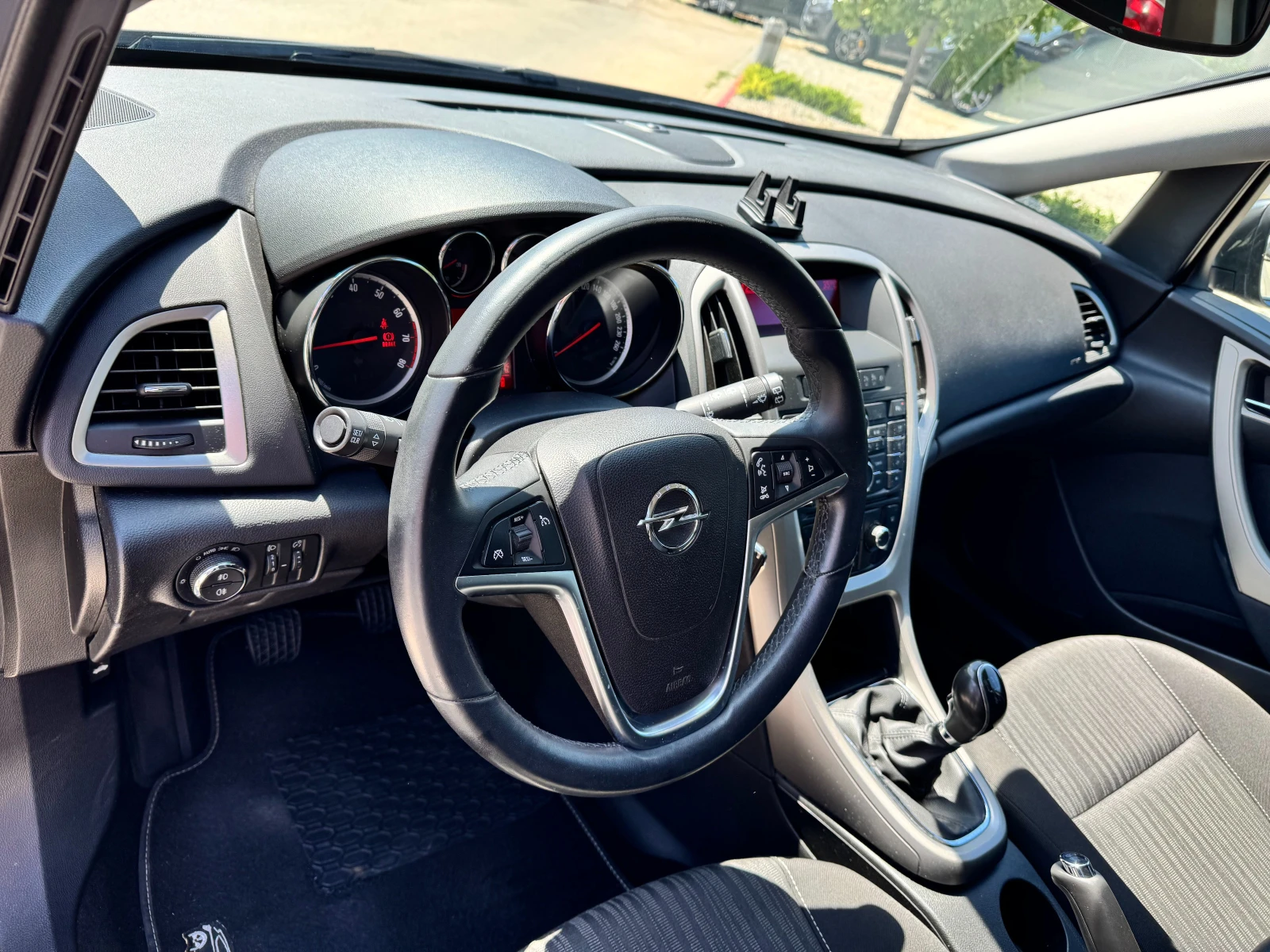 Opel Astra 1.4i 101к.с 2011г.Внос Италия  - изображение 7