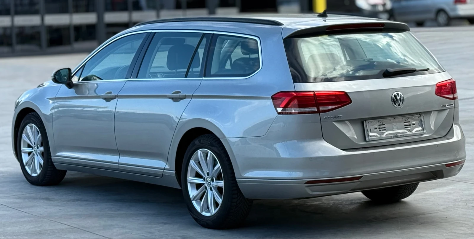 VW Passat 1.6TDi 120 * * * *  | Mobile.bg   4