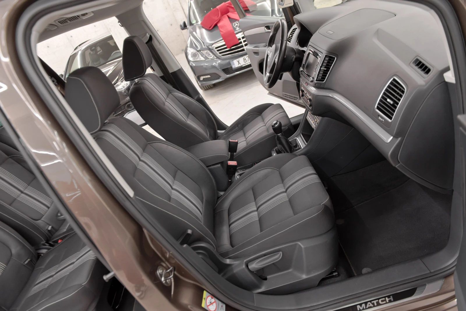 VW Sharan 2.0 TDI* Match Edition* Eл.врати - изображение 10