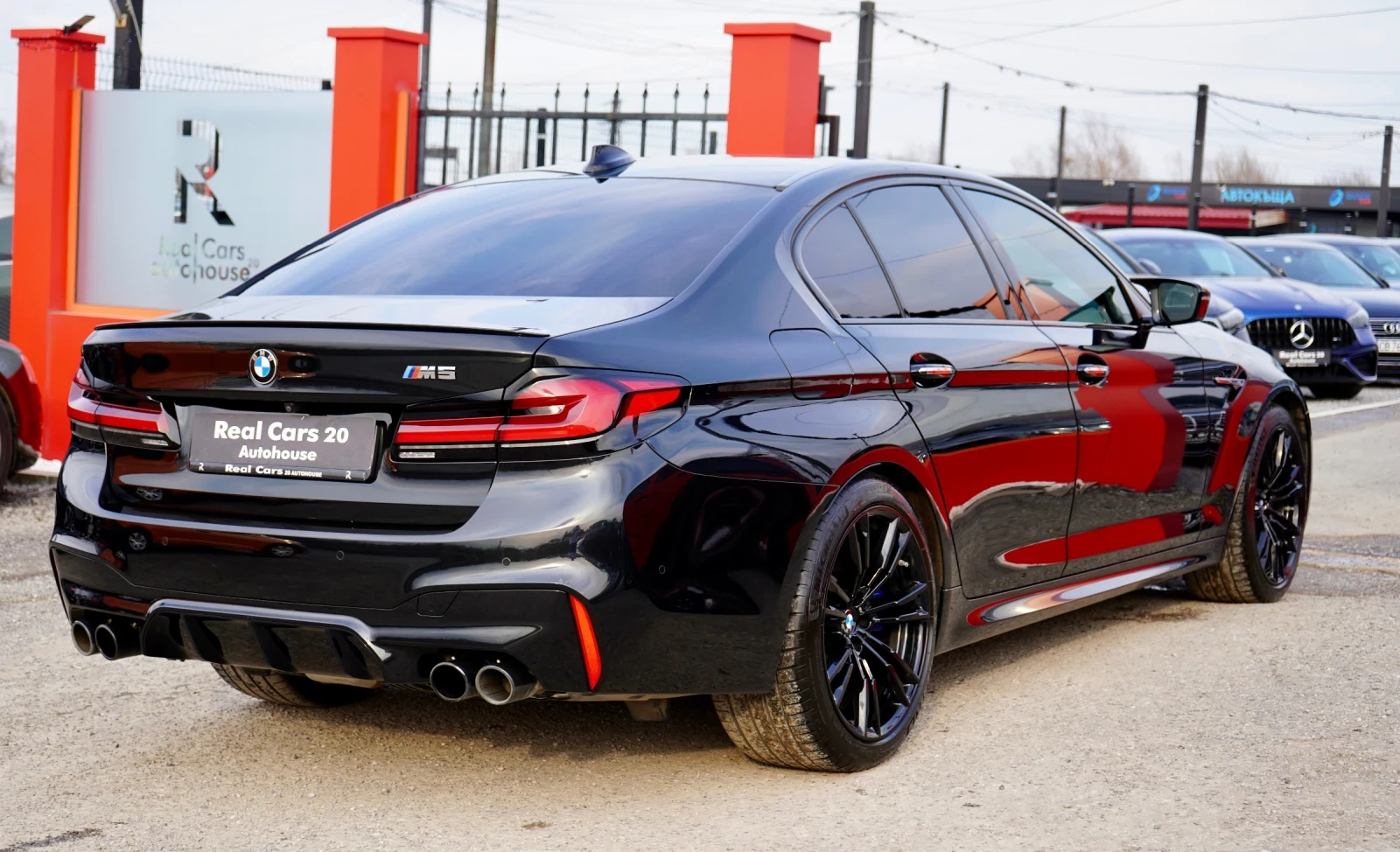 BMW M5 * Drivers Package* Sports exhaust * HUD* M-Seats* , снимка 4 - Автомобили и джипове - 53877994