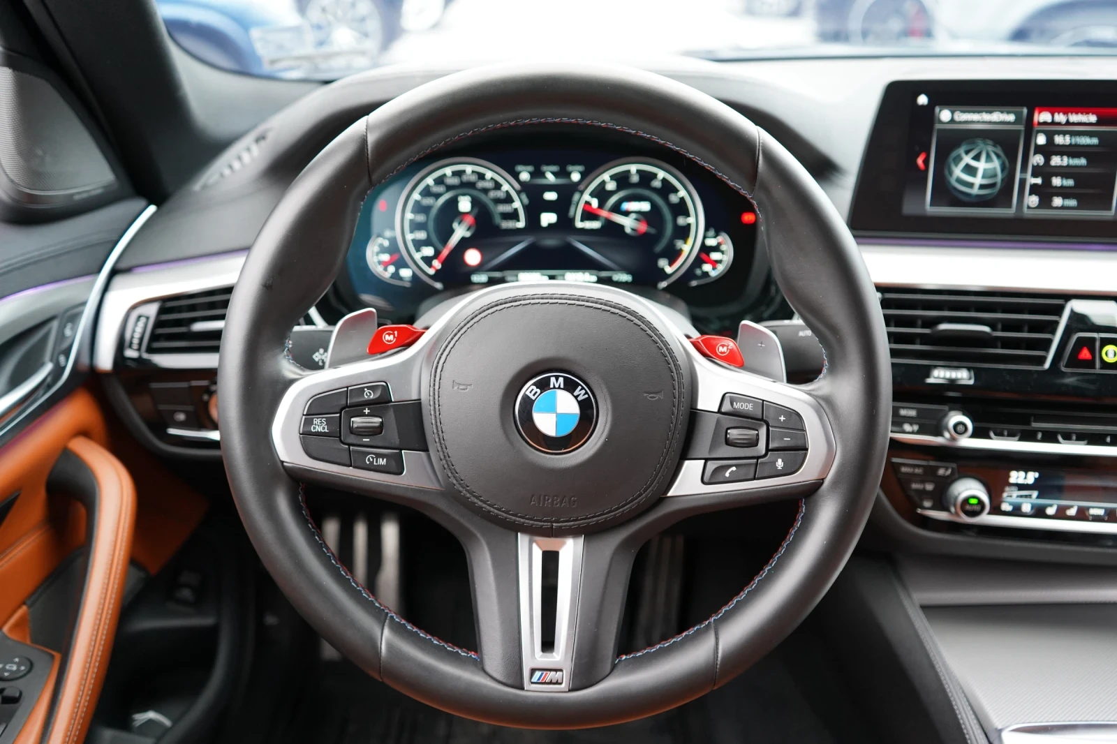 BMW M5 * Drivers Package* Sports exhaust * HUD* M-Seats* , снимка 12 - Автомобили и джипове - 53877994