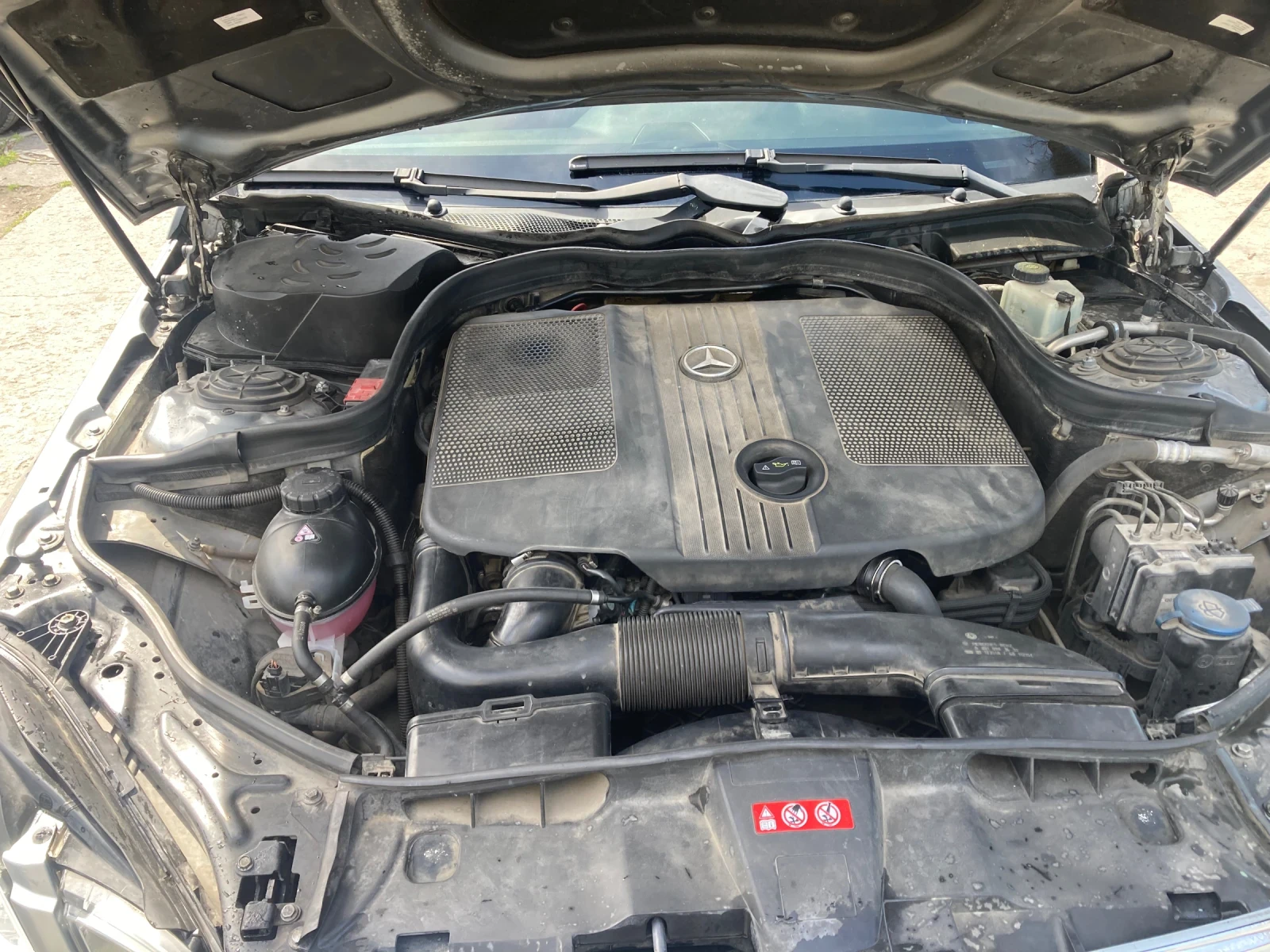 Mercedes-Benz E 220 220 cdi, снимка 9 - Автомобили и джипове - 54218373