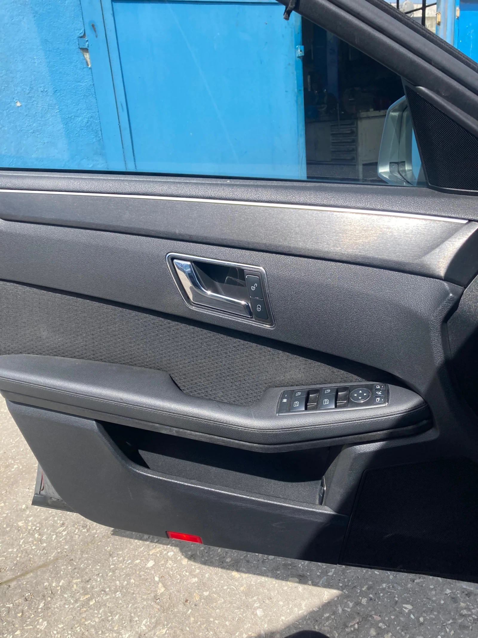 Mercedes-Benz E 220 220 cdi, снимка 7 - Автомобили и джипове - 54218373