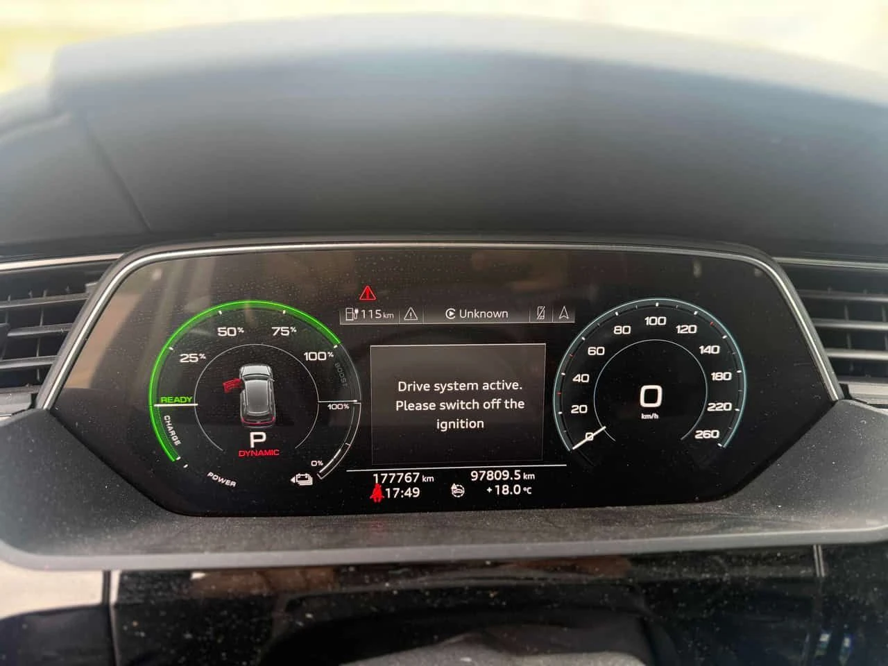 Audi E-Tron Progressiv  CARFAX, снимка 8 - Автомобили и джипове - 54357207