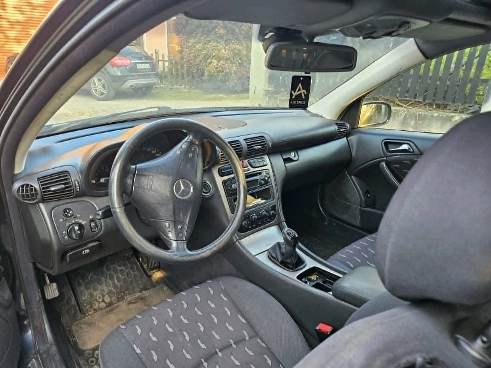 Mercedes-Benz C 200, снимка 6 - Автомобили и джипове - 54450846