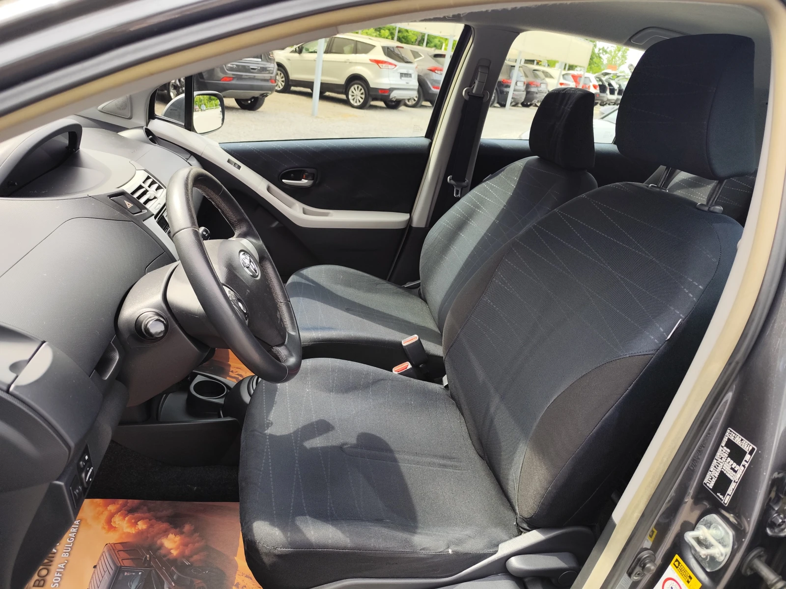 Toyota Yaris 1.3VVT-i* 5 BPATИ* КЛИМАТИК* , снимка 7 - Автомобили и джипове - 54607895