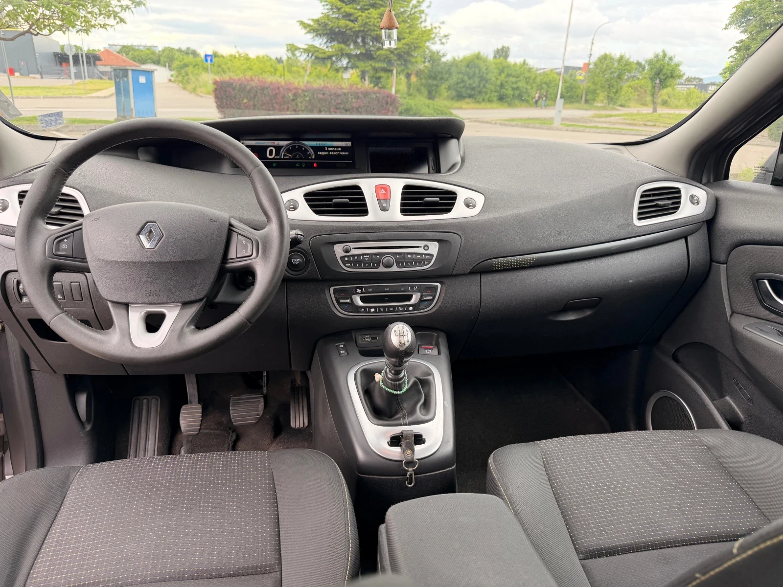 Renault Scenic, снимка 8 - Автомобили и джипове - 54655966