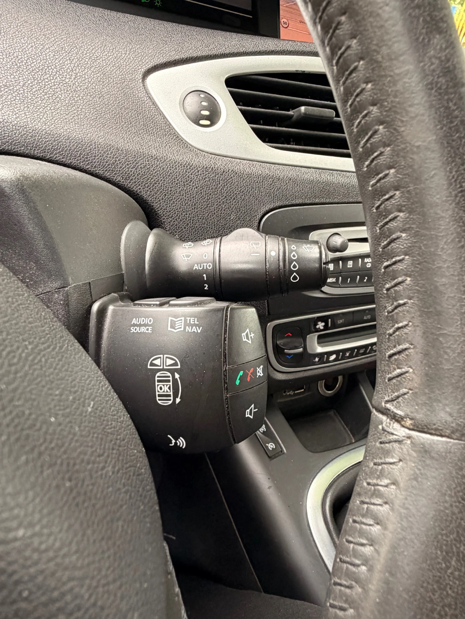 Renault Scenic, снимка 14 - Автомобили и джипове - 54655966