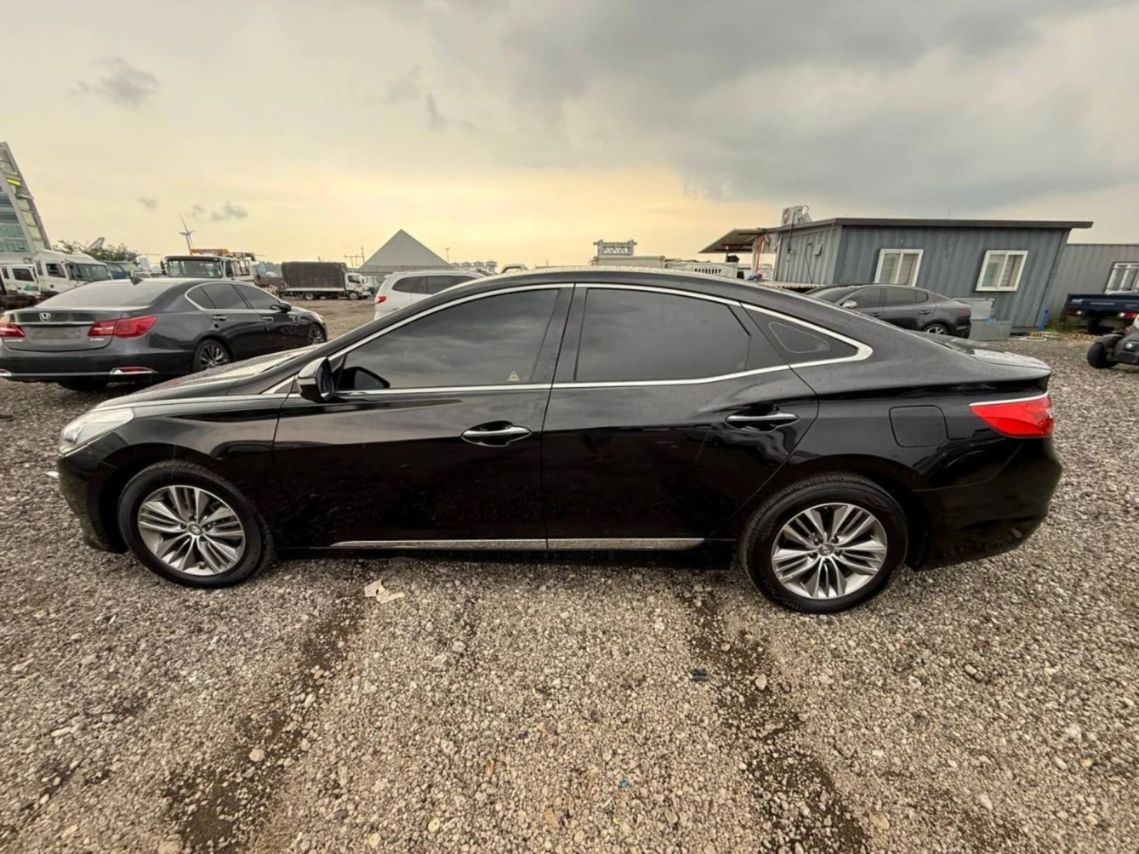 Hyundai Grandeur 2016г.КОЖА АВТОМАТ , снимка 7 - Автомобили и джипове - 54742399