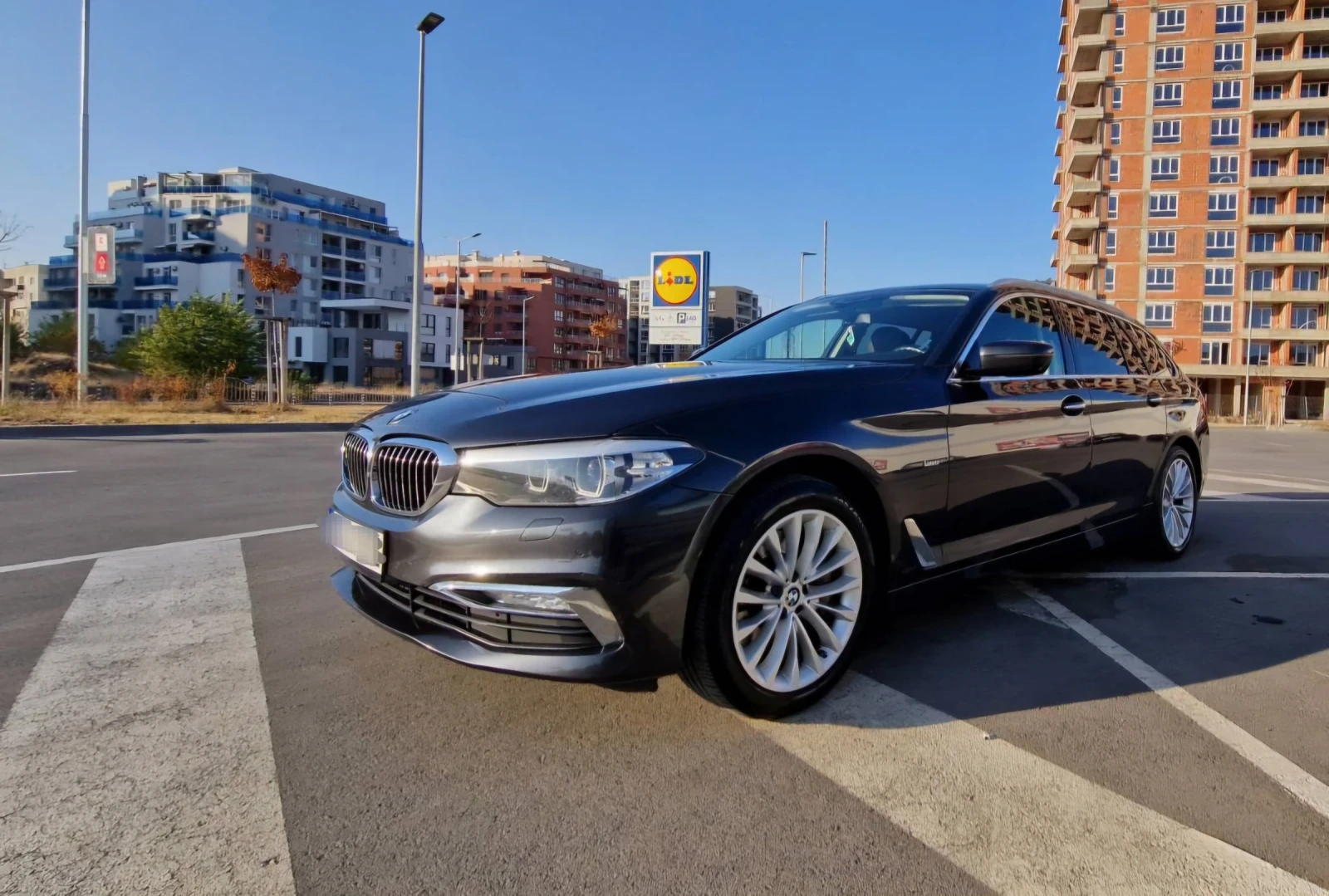 BMW 530 530 XI Luxury, снимка 2 - Автомобили и джипове - 56225271