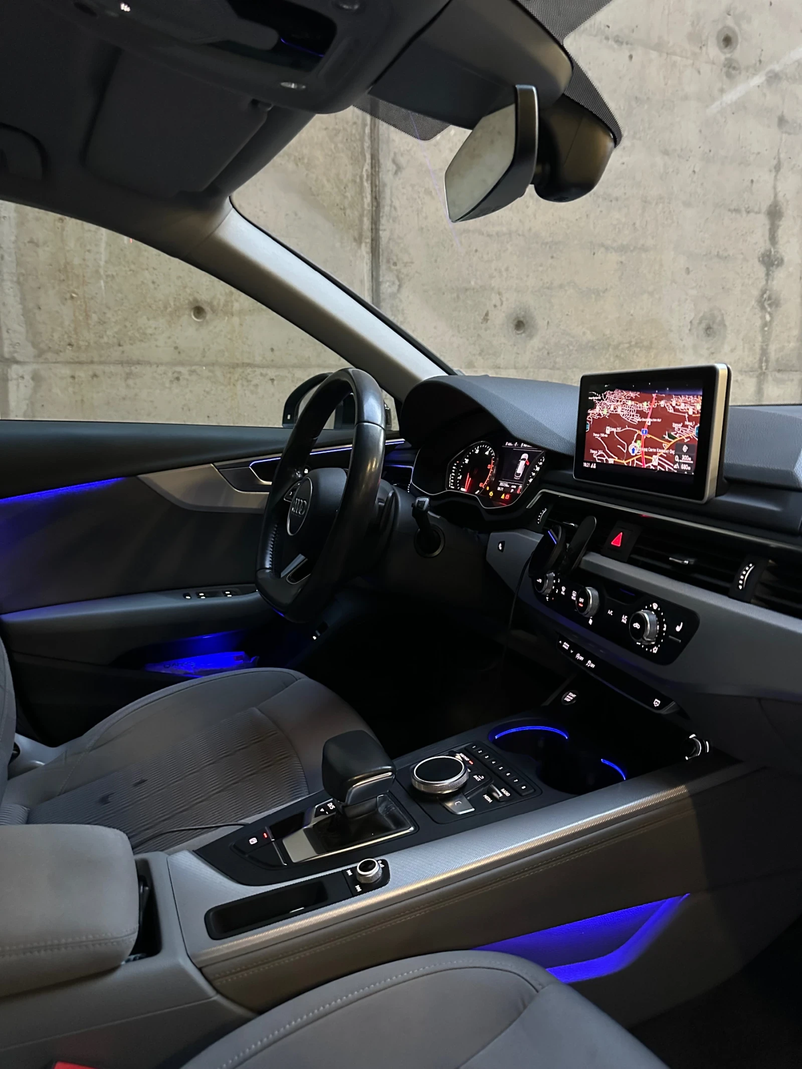 Audi A4 2.0 TDI, снимка 4 - Автомобили и джипове - 55748394