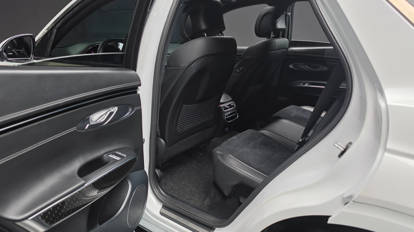 Genesis GV70 2022 2.5T AWD, снимка 11 - Автомобили и джипове - 56285746