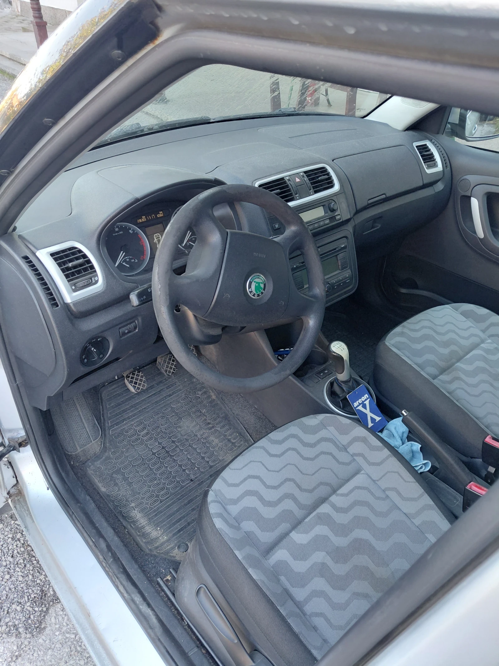 Skoda Fabia, снимка 5 - Автомобили и джипове - 56541151