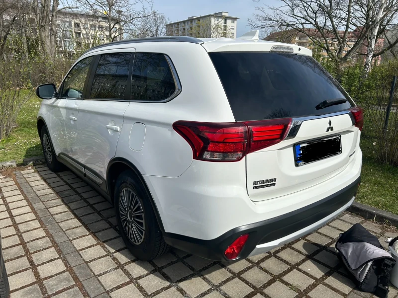 Mitsubishi Outlander, снимка 6 - Автомобили и джипове - 47425795