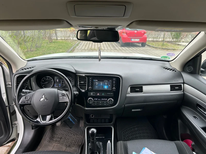 Mitsubishi Outlander 2.0 MIVEC, снимка 11 - Автомобили и джипове - 47425795