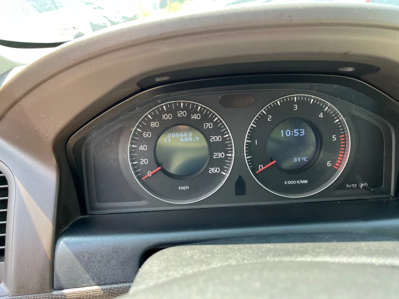 Volvo XC60 2.4 163ps 4x4, снимка 12 - Автомобили и джипове - 50572685