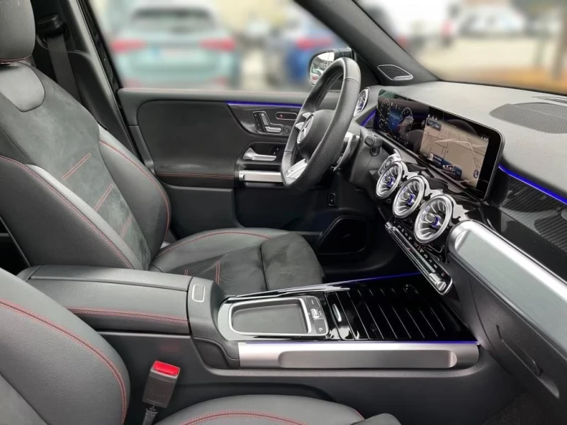 Mercedes-Benz GLB GLB 35 AMG M PREMIUM* 7-Sitze* Pano, снимка 4 - Автомобили и джипове - 53005234