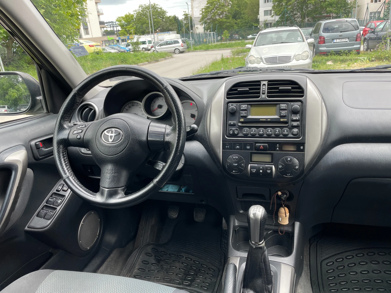 Toyota Rav4  - изображение 7